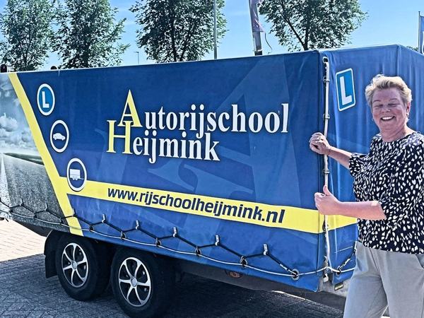 Yvette Abbing is geslaagd voor het rijbewijs bij Autorijschool Heijmink