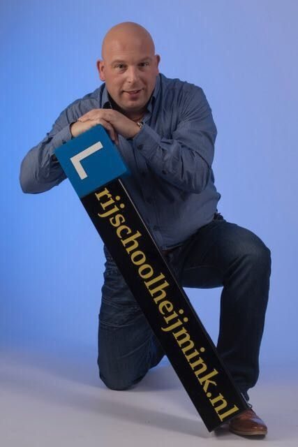 Niels Heijmink, eigenaar en rijinstructeur van Autorijschool Heijmink